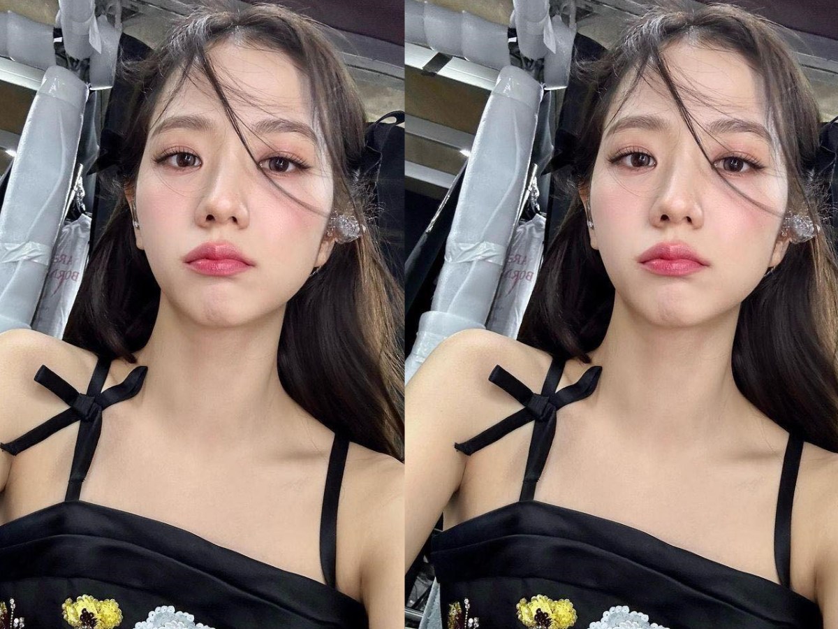 Jisoo thường xuyên trang điểm với tuần suất cao nên rất chú trọng bước làm sạch da